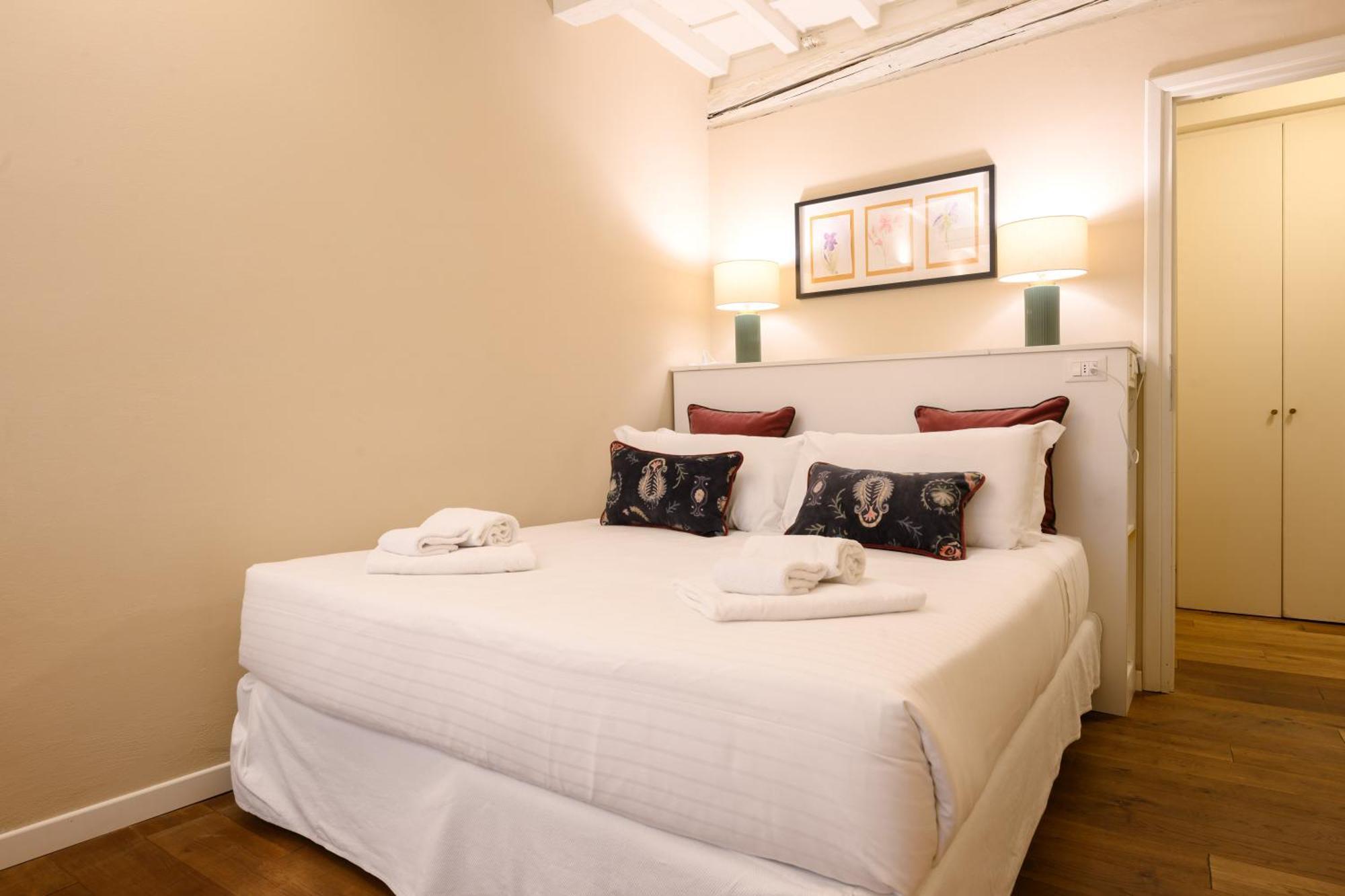 Santa Croce Charming Apartment Флоренция Экстерьер фото